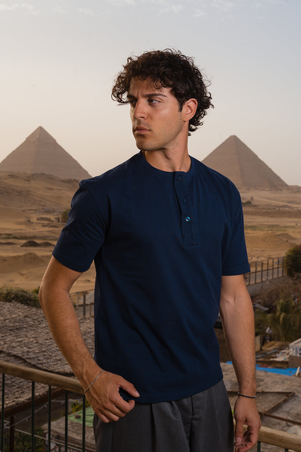 Henley-tee